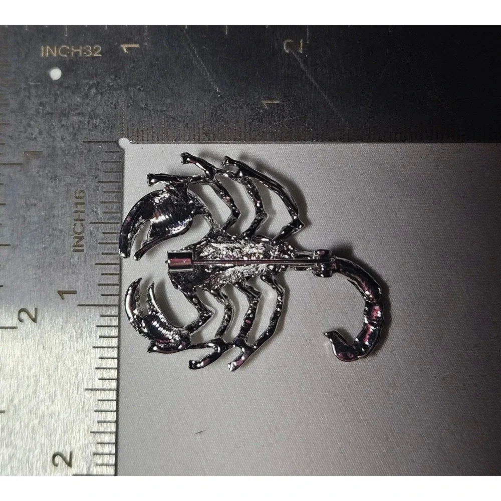 Scorpion Brooch Pin Unisex OS Black Silver Enamel Gothic Edgy Jewelry